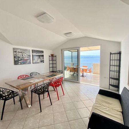 Apartmani Mateo أوميس المظهر الخارجي الصورة