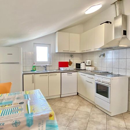 Apartmani Mateo أوميس المظهر الخارجي الصورة
