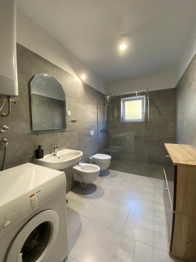 Apartmani Mateo أوميس المظهر الخارجي الصورة